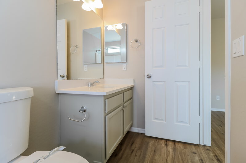 1,960/Mo, 25213 W Cranston Ln Buckeye, AZ 85326 Bathroom View