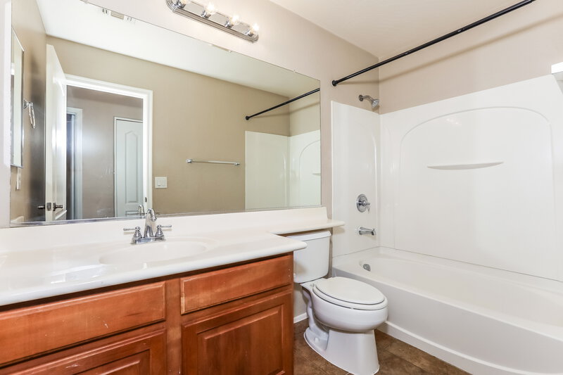 2,100/Mo, 10053 E Isleta Ave Mesa, AZ 85209 Bathroom View