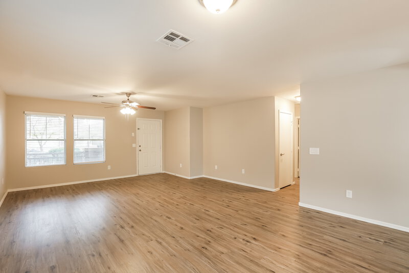 1,815/Mo, 7238 S 40th Ln Phoenix, AZ 85041 Living Room View