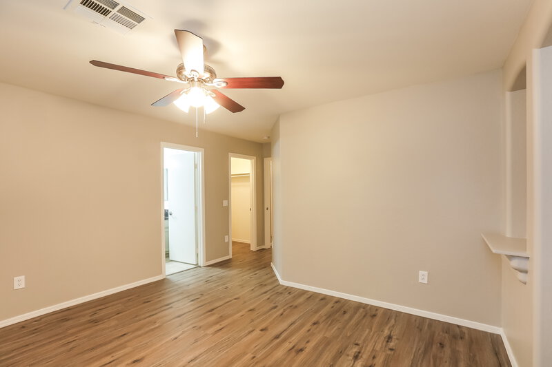 1,815/Mo, 7238 S 40th Ln Phoenix, AZ 85041 Main Bedroom View 2