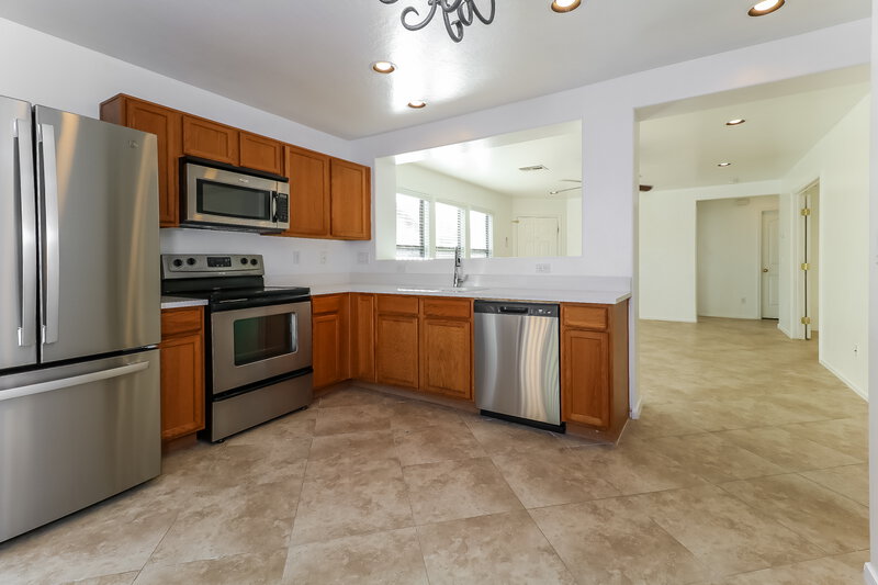 1,835/Mo, 40084 W Catherine Dr Maricopa, AZ 85138 Kitchen View 2