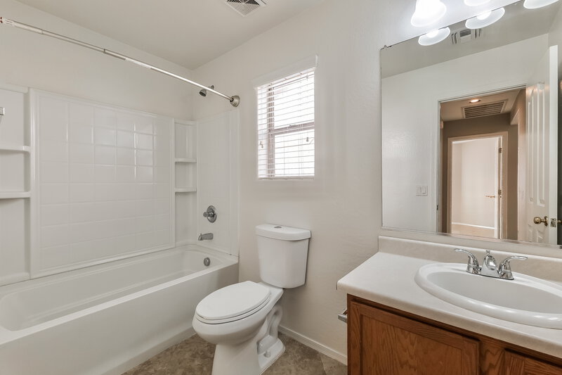 1,780/Mo, 40084 W Catherine Dr Maricopa, AZ 85138 Bathroom View