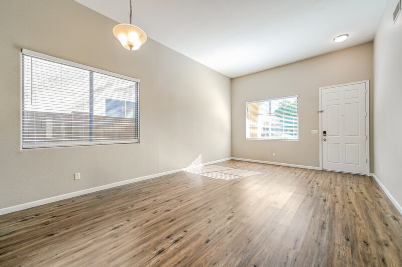 2,575/Mo, 39520 N Hillerman Way Phoenix, AZ 85086 Living Room View 2