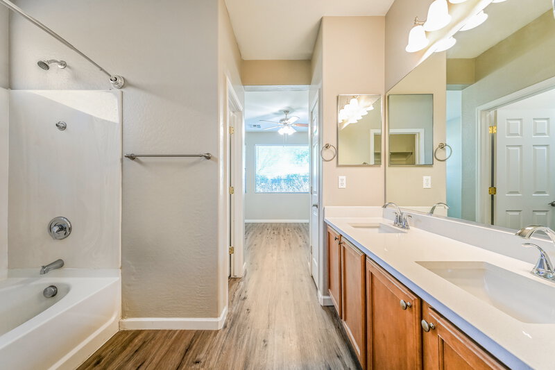 2,575/Mo, 39520 N Hillerman Way Phoenix, AZ 85086 Main Bathroom View