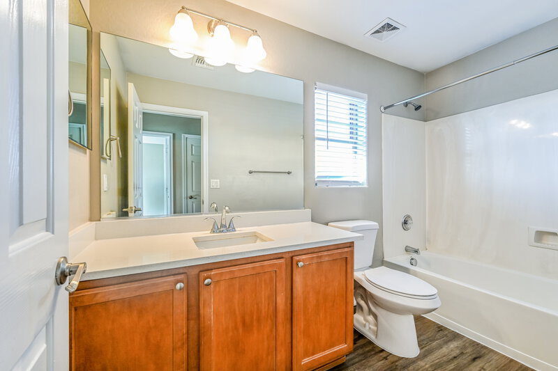 2,575/Mo, 39520 N Hillerman Way Phoenix, AZ 85086 Bathroom View 2