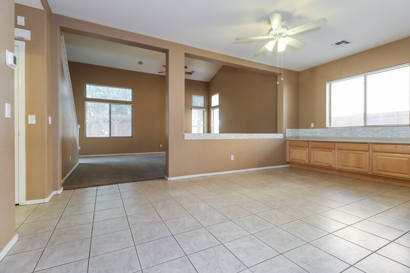 2,615/Mo, 3116 S 82nd Ln Phoenix, AZ 85043 Dining Room View