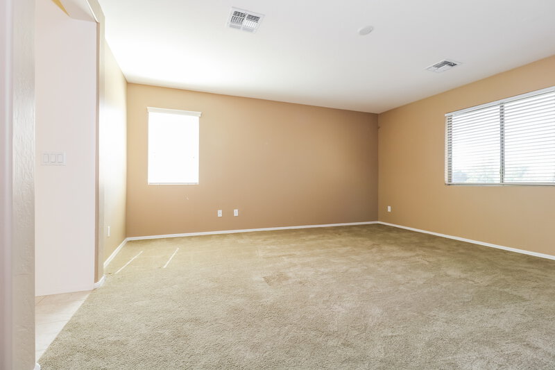 2,615/Mo, 3116 S 82nd Ln Phoenix, AZ 85043 Main Bedroom View 2
