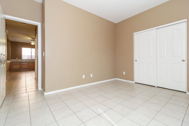 2,615/Mo, 3116 S 82nd Ln Phoenix, AZ 85043 Bedroom View 3