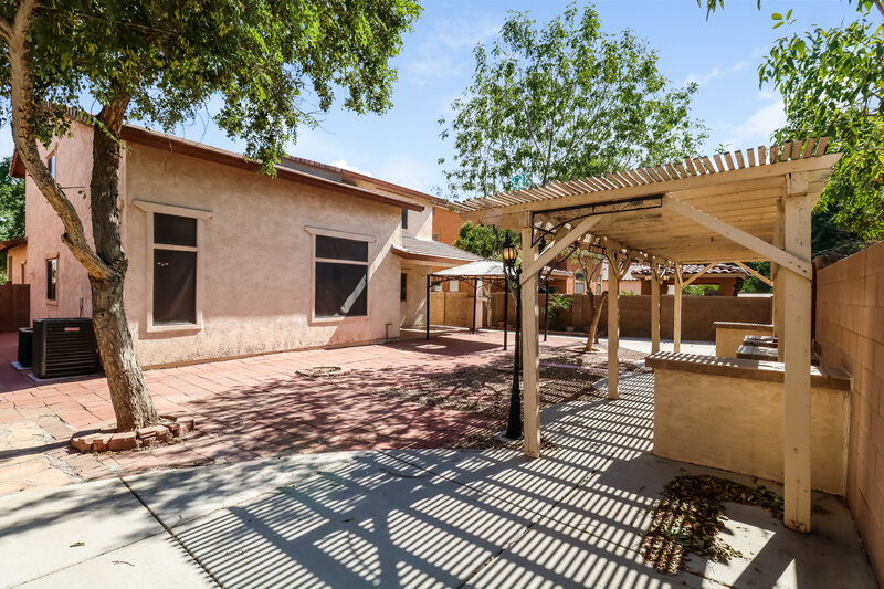 2,615/Mo, 3116 S 82nd Ln Phoenix, AZ 85043 Rear View