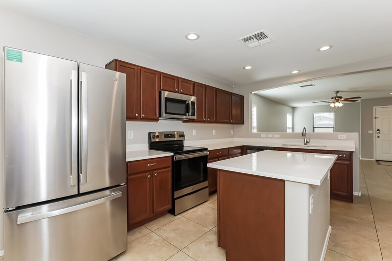 2,070/Mo, 21870 E Gold Canyon Dr Queen Creek, AZ 85142 Kitchen View 2