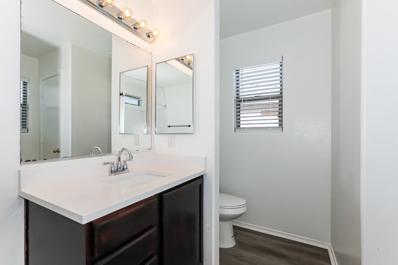 2,070/Mo, 21870 E Gold Canyon Dr Queen Creek, AZ 85142 Main Bathroom View