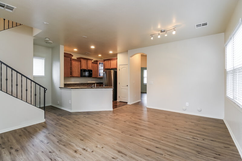 2,130/Mo, 5710 S 21st Pl Phoenix, AZ 85040 Misc View 3