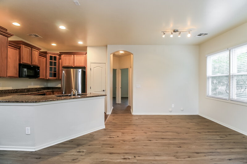 2,130/Mo, 5710 S 21st Pl Phoenix, AZ 85040 Misc View 4