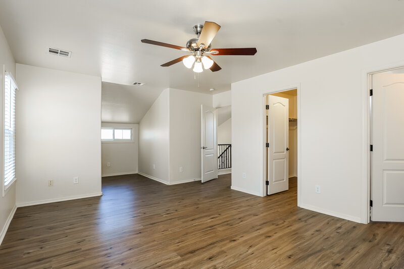 2,190/Mo, 5710 S 21st Pl Phoenix, AZ 85040 Main Bedroom View 2