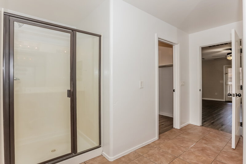 2,190/Mo, 820 S Adam Way Gilbert, AZ 85296 Main Bathroom View 2