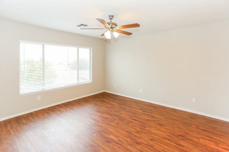 2,210/Mo, 2817 S 63rd Dr Phoenix, AZ 85043 Main Bedroom View