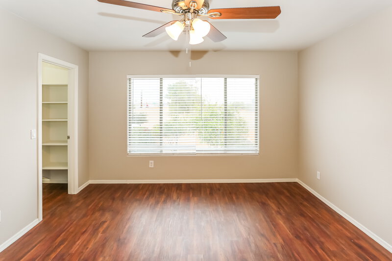 2,210/Mo, 2817 S 63rd Dr Phoenix, AZ 85043 Main Bedroom View 2