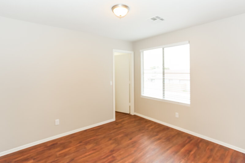 2,210/Mo, 2817 S 63rd Dr Phoenix, AZ 85043 Bedroom View 2