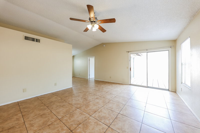 1,725/Mo, 4774 W Menadota Dr Glendale, AZ 85308 Living Room View