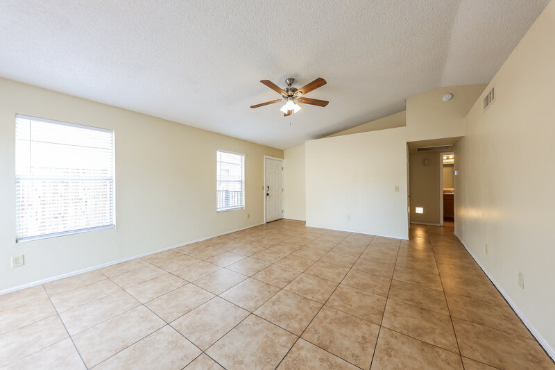 1,725/Mo, 4774 W Menadota Dr Glendale, AZ 85308 Living Room View 3