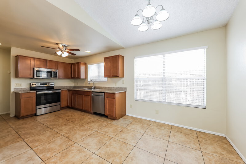 1,725/Mo, 4774 W Menadota Dr Glendale, AZ 85308 Dining Room View