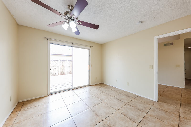 1,725/Mo, 4774 W Menadota Dr Glendale, AZ 85308 Main Bedroom View