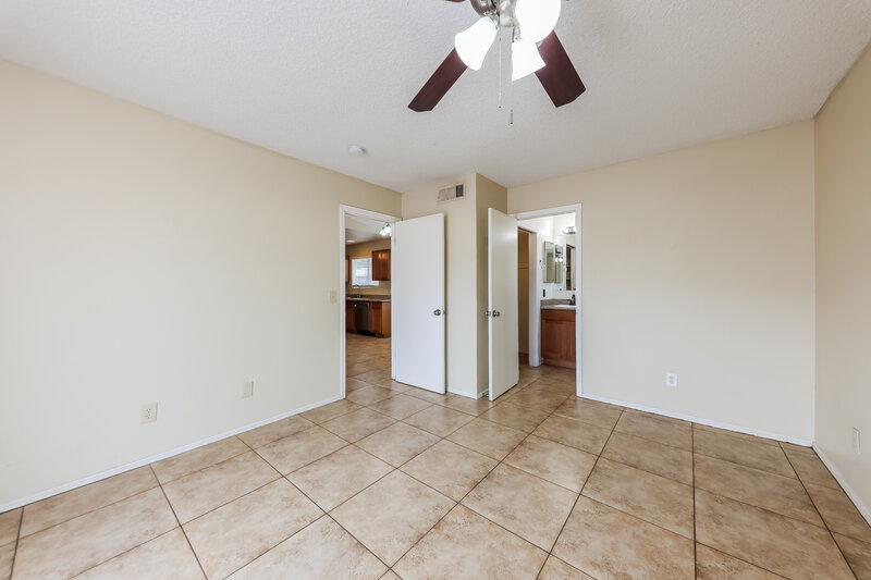 1,725/Mo, 4774 W Menadota Dr Glendale, AZ 85308 Main Bedroom View 2