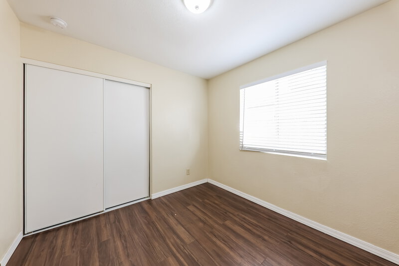 1,725/Mo, 4774 W Menadota Dr Glendale, AZ 85308 Bedroom View