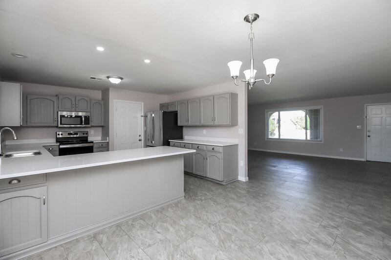 2,000/Mo, 17337 E Oro Grande Dr Fountain Hills, AZ 85268 Kitchen View