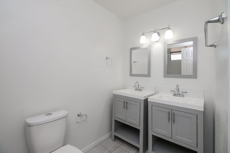 2,000/Mo, 17337 E Oro Grande Dr Fountain Hills, AZ 85268 Main Bathroom View