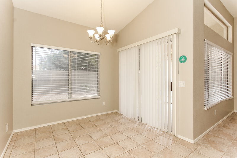 2,825/Mo, 39 N Rock St Gilbert, AZ 85234 Dining Room View