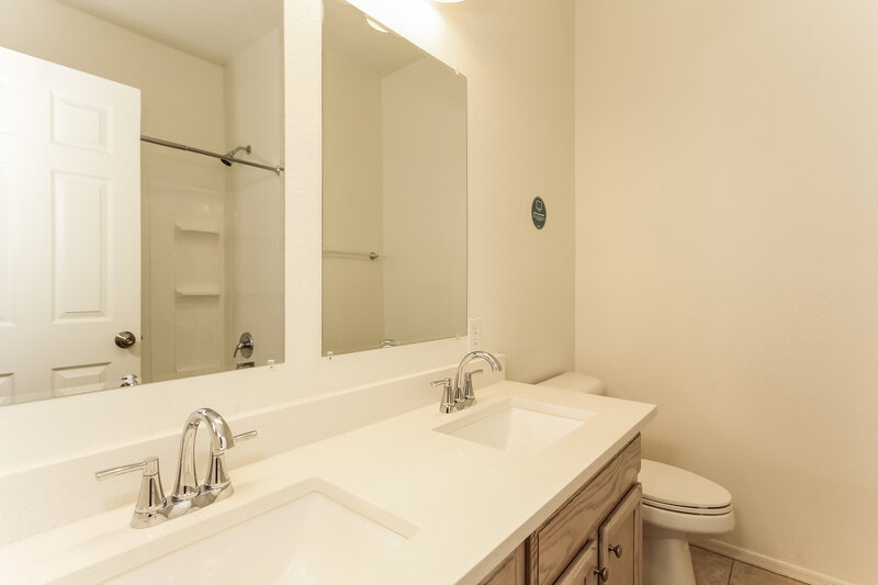 2,825/Mo, 39 N Rock St Gilbert, AZ 85234 Bathroom View