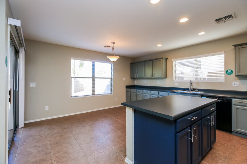 2,315/Mo, 11528 E Flower Circle Mesa, AZ 85208 Kitchen View
