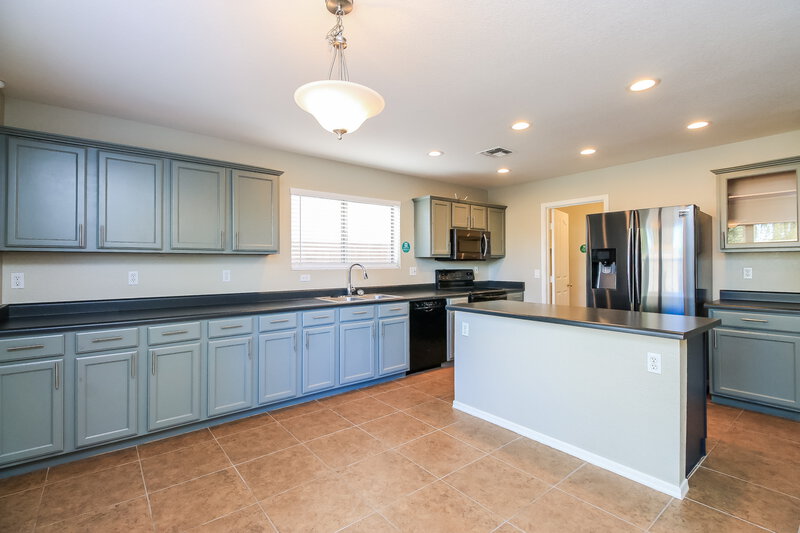 2,315/Mo, 11528 E Flower Circle Mesa, AZ 85208 Kitchen View 2