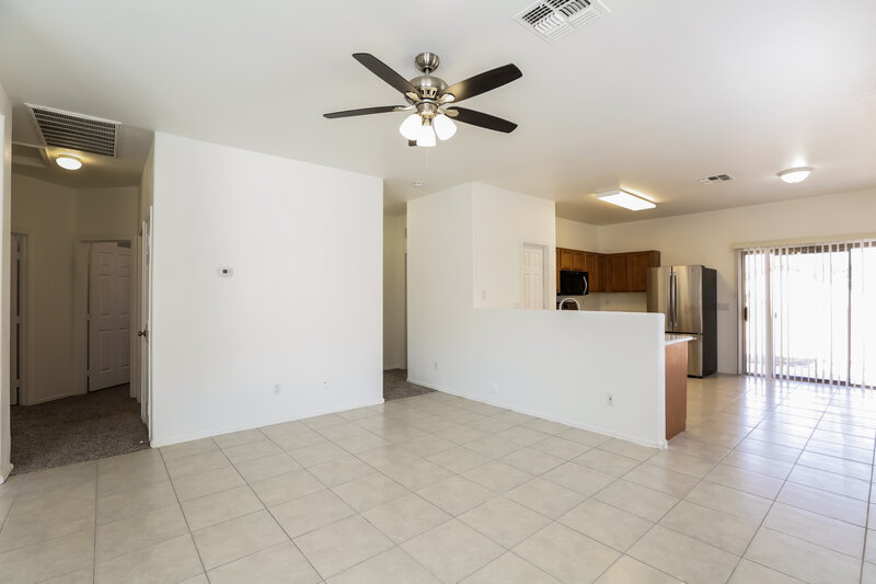 2,290/Mo, 1106 E Beth Dr Phoenix, AZ 85042 Dining Room View