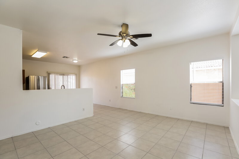 2,290/Mo, 1106 E Beth Dr Phoenix, AZ 85042 Dining Room View 2