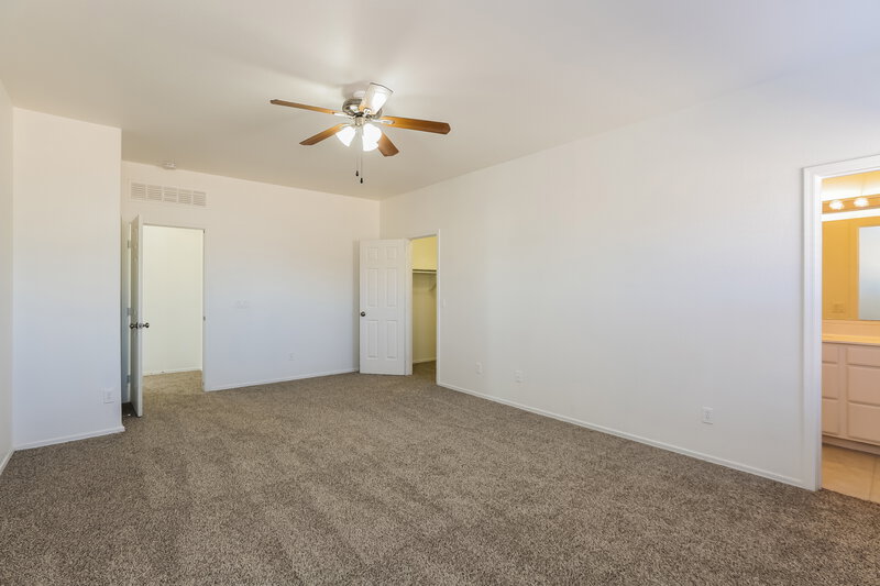 2,290/Mo, 1106 E Beth Dr Phoenix, AZ 85042 Main Bedroom View 2