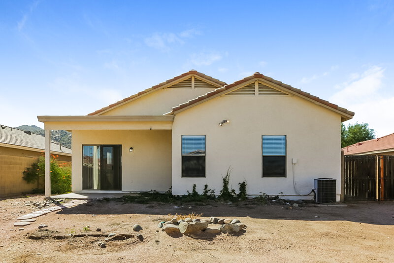 2,290/Mo, 1106 E Beth Dr Phoenix, AZ 85042 Rear View
