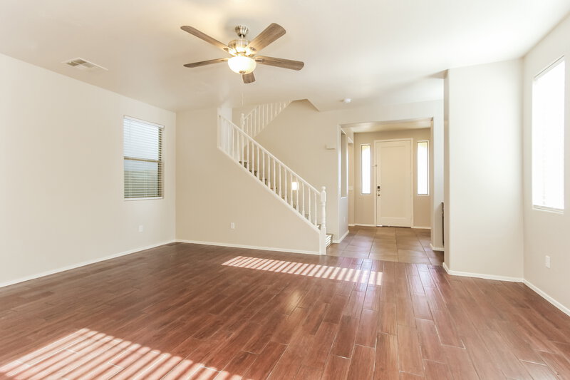 2,180/Mo, 9384 W Payson Rd Tolleson, AZ 85353 Living Room View