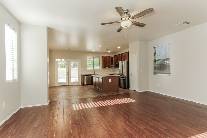 2,180/Mo, 9384 W Payson Rd Tolleson, AZ 85353 Living Room View 2
