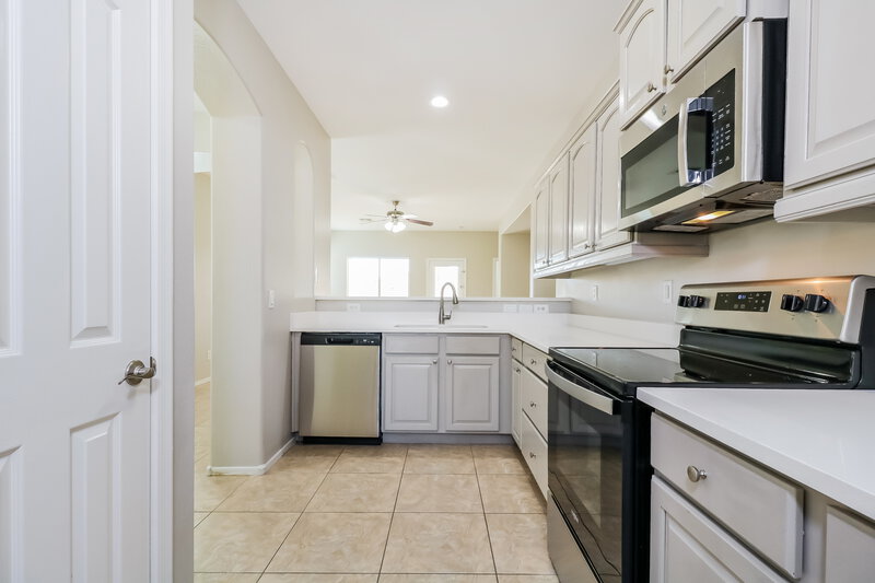 1,970/Mo, 17043 W Zuni ST Goodyear, AZ 85338 Kitchen View 2