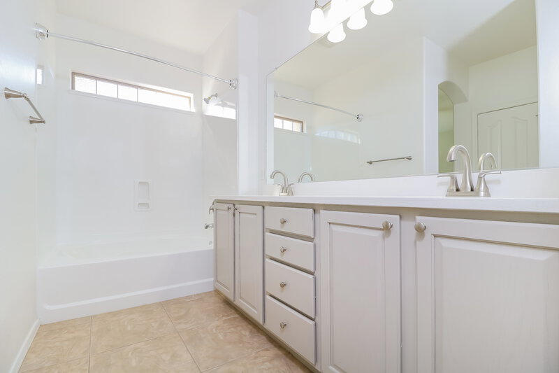 1,970/Mo, 17043 W Zuni ST Goodyear, AZ 85338 Main Bathroom View