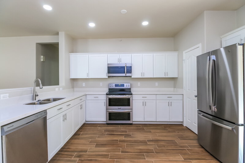 2,380/Mo, 4147 E Cathy Dr Gilbert, AZ 85296 Kitchen View 2