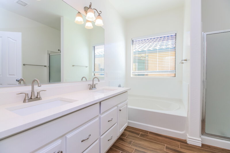2,380/Mo, 4147 E Cathy Dr Gilbert, AZ 85296 Main Bathroom View