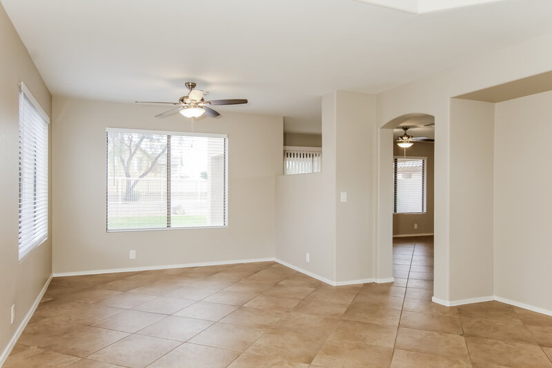 2,815/Mo, 17183 N 53rd Ave Glendale, AZ 85308 Living Room View