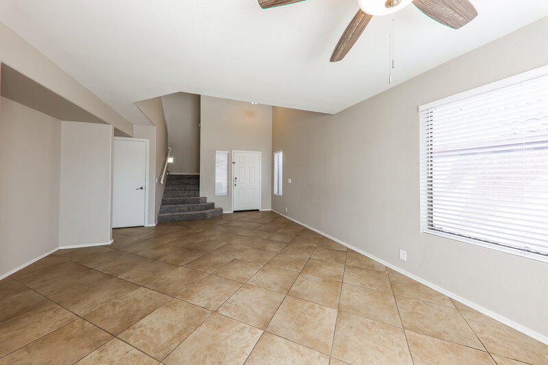 2,385/Mo, 17183 N 53rd Ave Glendale, AZ 85308 Living Room View 2