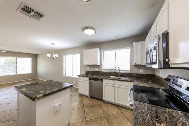 2,385/Mo, 17183 N 53rd Ave Glendale, AZ 85308 Kitchen View 2