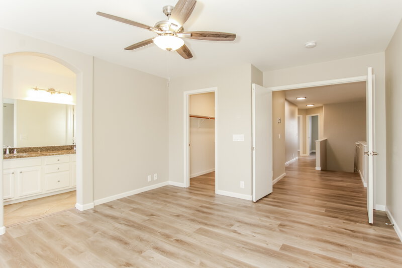 2,815/Mo, 17183 N 53rd Ave Glendale, AZ 85308 Main Bedroom View 2