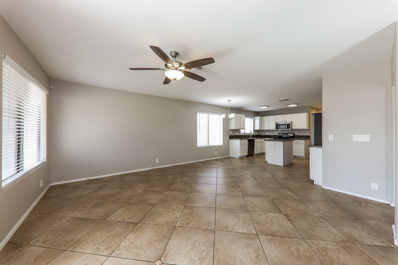 2,385/Mo, 17183 N 53rd Ave Glendale, AZ 85308 Family Room View 2