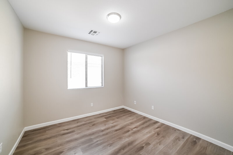 2,000/Mo, 6209 W Raymond St Phoenix, AZ 85043 Bedroom View